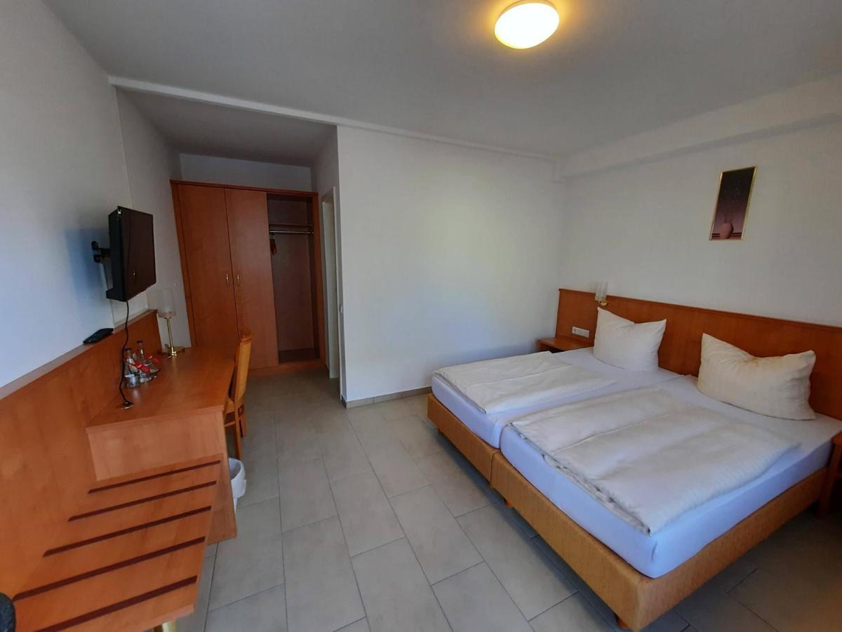 Hotel Kaiserhof Lehrte Luaran gambar