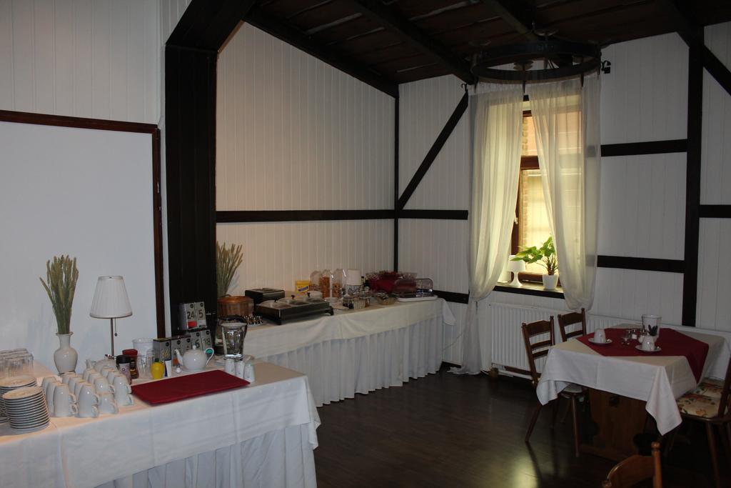 Hotel Kaiserhof Lehrte Luaran gambar