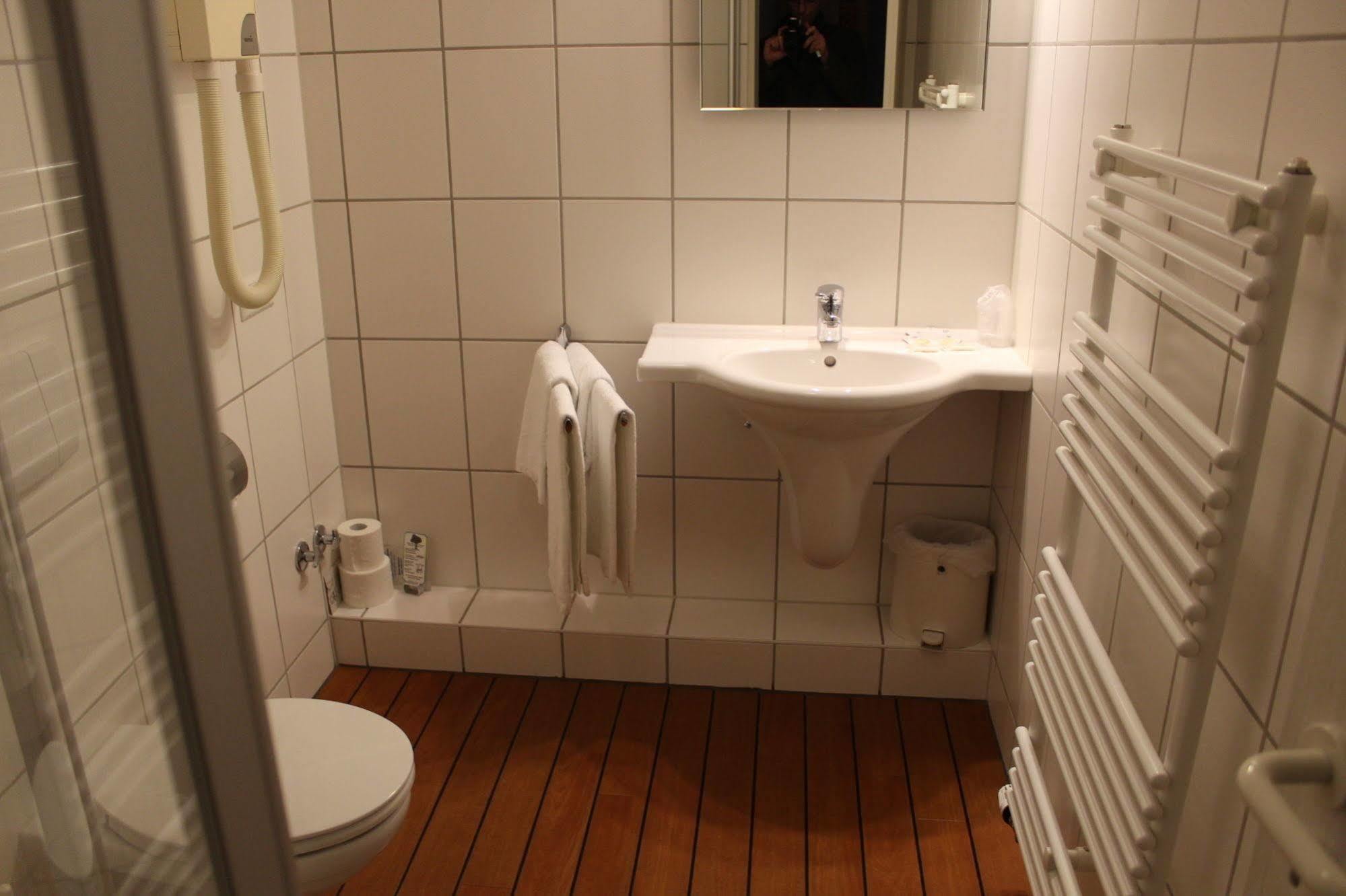 Hotel Kaiserhof Lehrte Luaran gambar