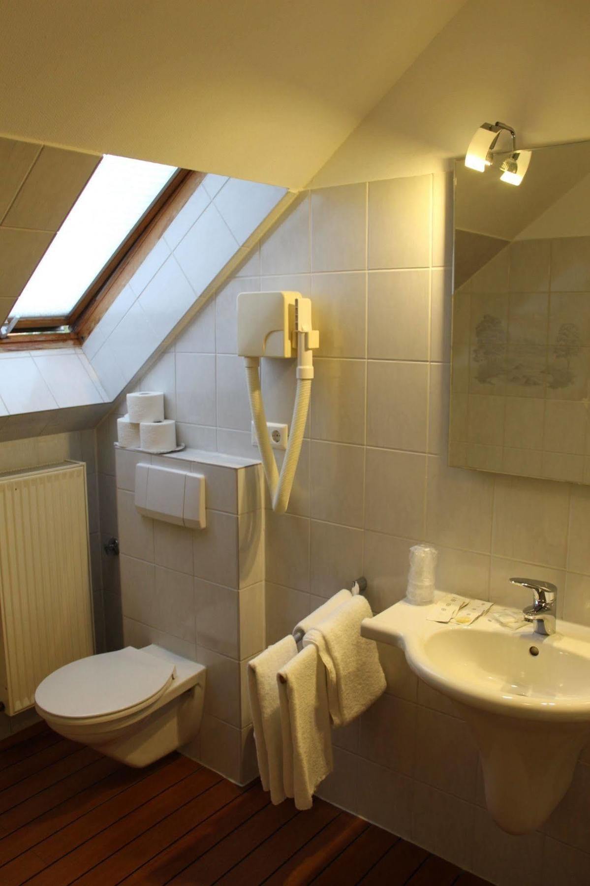 Hotel Kaiserhof Lehrte Luaran gambar