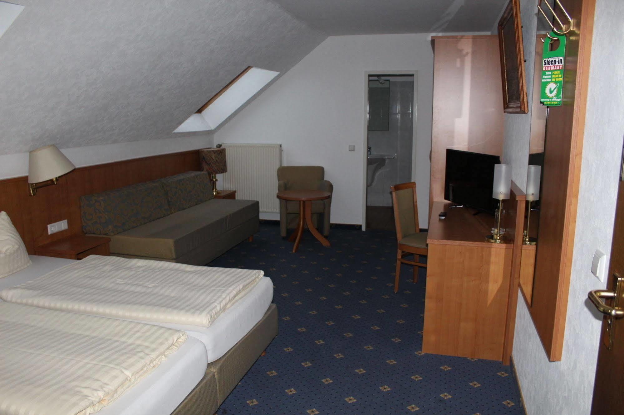 Hotel Kaiserhof Lehrte Luaran gambar