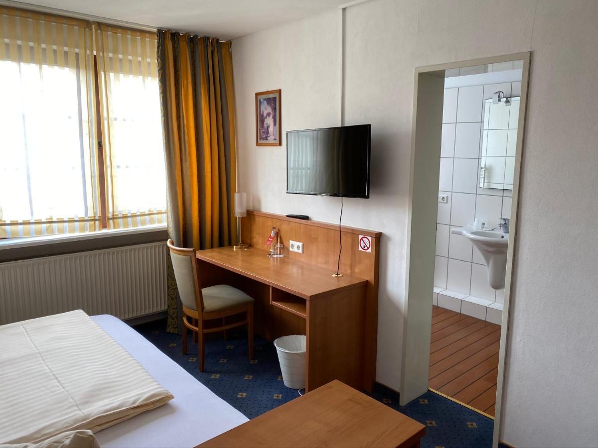 Hotel Kaiserhof Lehrte Luaran gambar